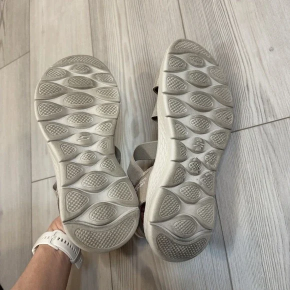 Skechers Go Walk Flex Sandal Women's 9 Glimmer Up Slip Ins Taupe 141489 - Picture 6 of 10